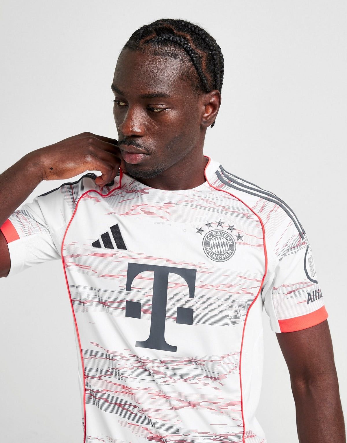 Bayern Munich 2025/26 Away Shirt