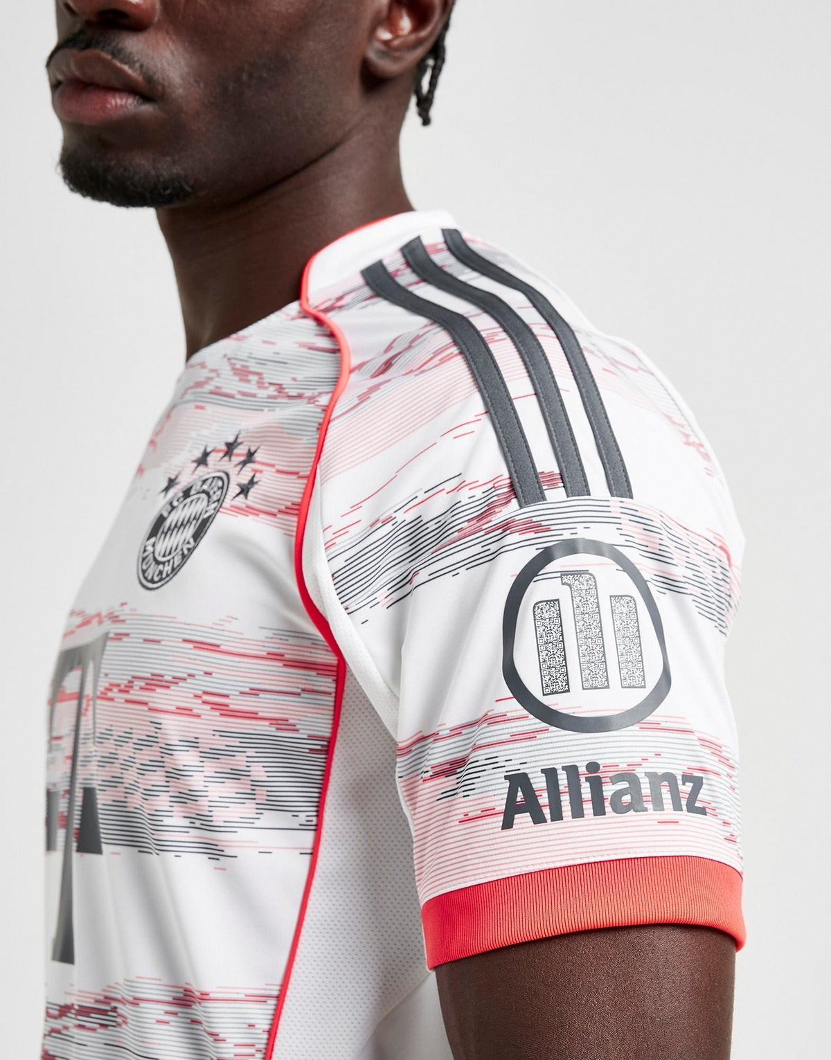 Bayern Munich 2025/26 Away Shirt